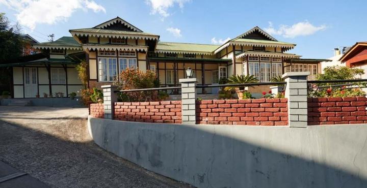 Cafe Shillong Bed & Breakfast